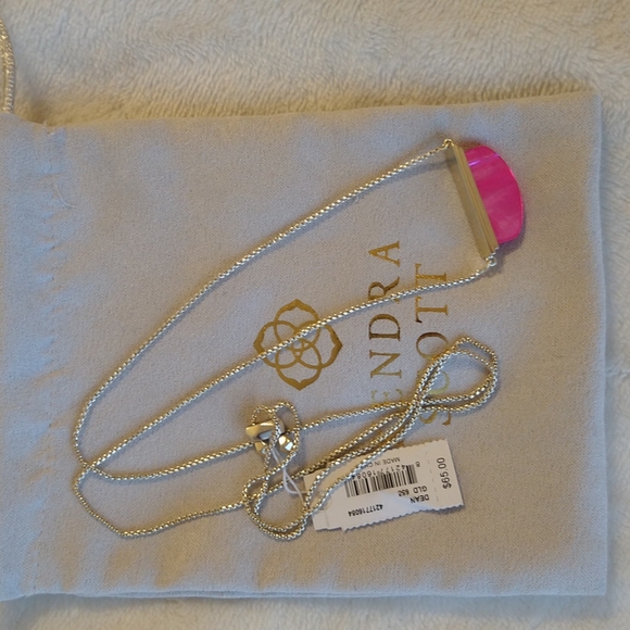 NWT Kendra Scott Dean Magenta Mother of Pearl Gold Adjustable Necklace - Picture 2 of 14